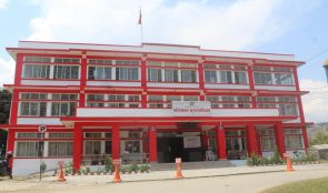 पाँचखाल नगरपालिकाले अनुदानमा पानी तान्ने मेशिन वितरण गर्दै