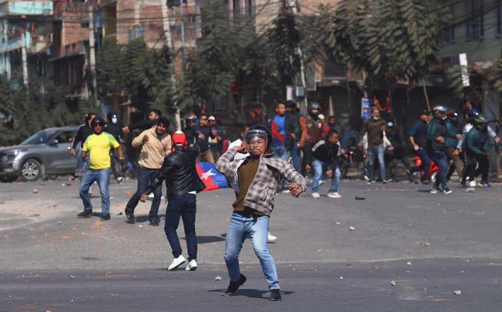 बल्खु चोकमा ढुंगामुढा र तोडफोड 