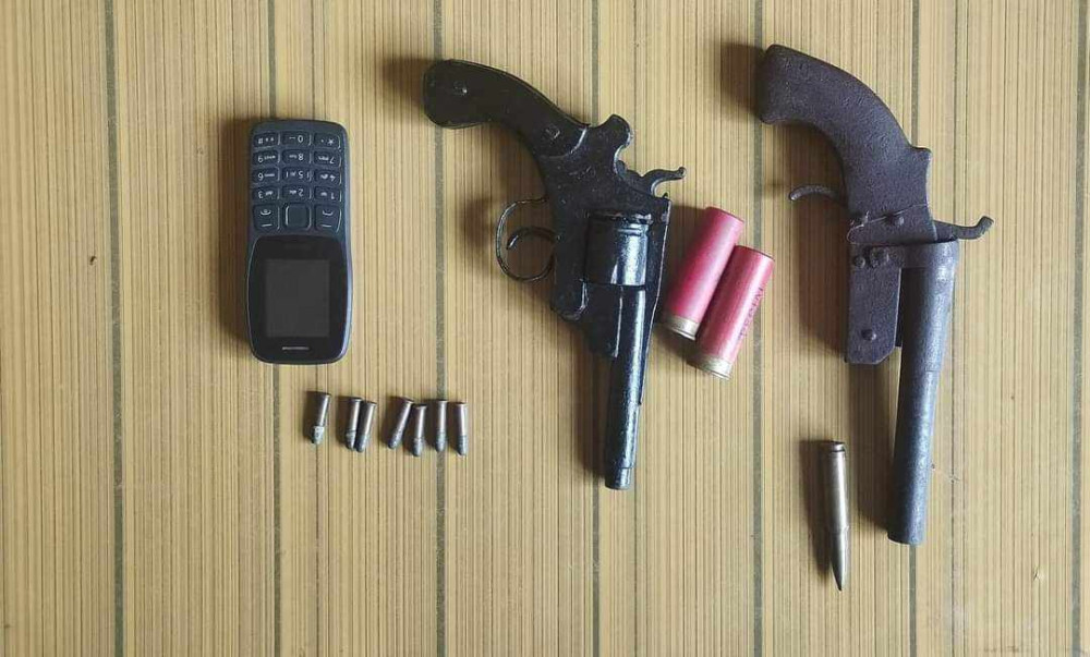 ५ जना पेस्तोलसहित पक्राउ