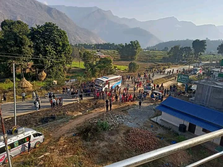 सिन्धुलिमा सवारी दुर्घटना, दुईको मृत्यु