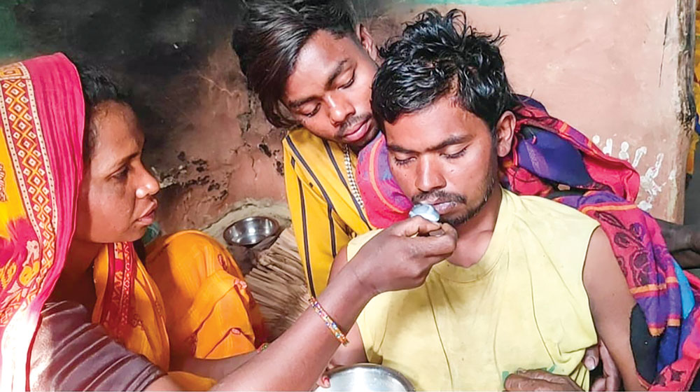 अस्पतालले मृत घोषणा गरी  शवगृहमा राखिएका व्यक्ति जीवितै