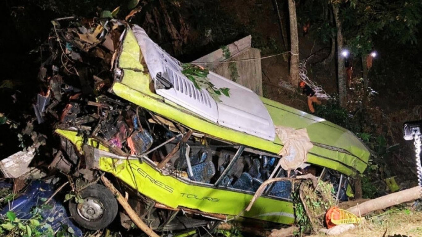 बस भीरबाट खस्दा २९ जनाको मृत्यु