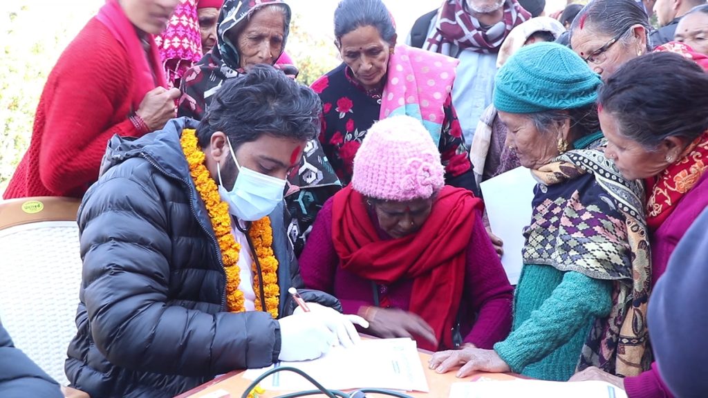 बिहेमा हुने भोज खर्च कटाएर गाउँमा निःशुल्क स्वास्थ्य शिविर