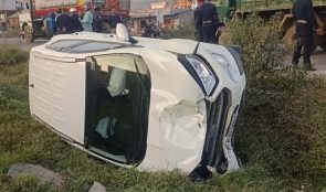 कारले स्कुटरलाई ठक्कर दिँदा दुई युवतीको मृत्यु