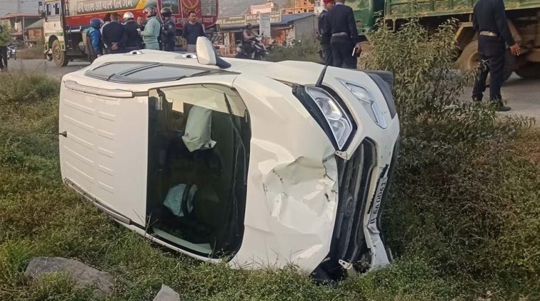 कारले स्कुटरलाई ठक्कर दिँदा दुई युवतीको मृत्यु