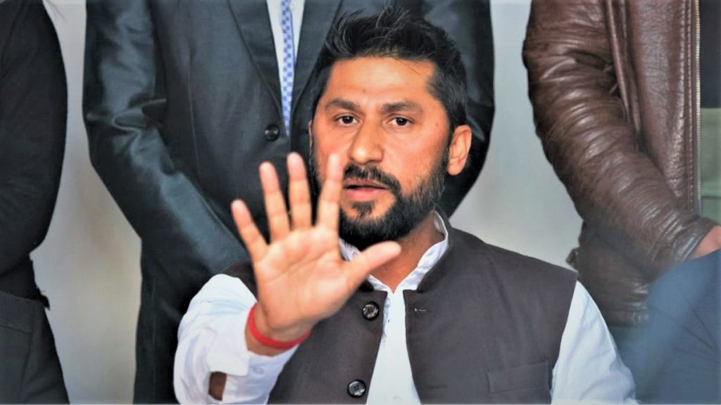 कसले गरे रविलाई मकैको खोया प्रहार ?