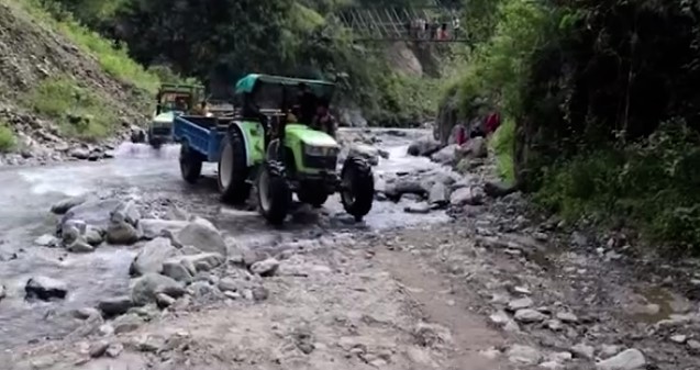 काभ्रेको महाभारत सडक डेढ वर्षदेखि अलपत्र