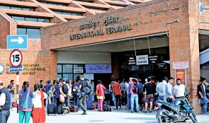 एक वर्षमा १६ लाखभन्दा बढी नेपालीले  छोडे देश