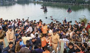 डुंगा डुब्दा १२ विद्यार्थीसहित १४ जनाको मृत्यु