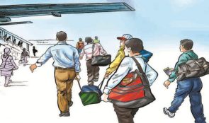 ६ महिनामा ३ लाख नेपालीले देश छोडे