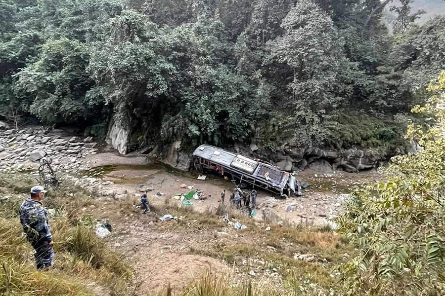 कपिलवस्तु बस दुर्घटना : मृतक १० जनाको सनाखत