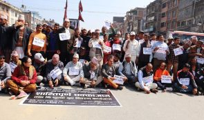 काभ्रेका दुध किसनाहरु आन्दोलनमा उत्रिए
