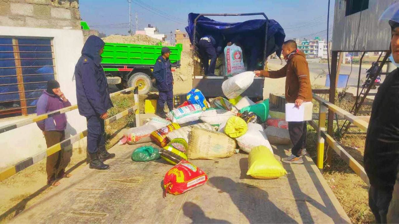 काभ्रेबाट २८५ केजी गाँजा सहित ३ जना पक्राउ