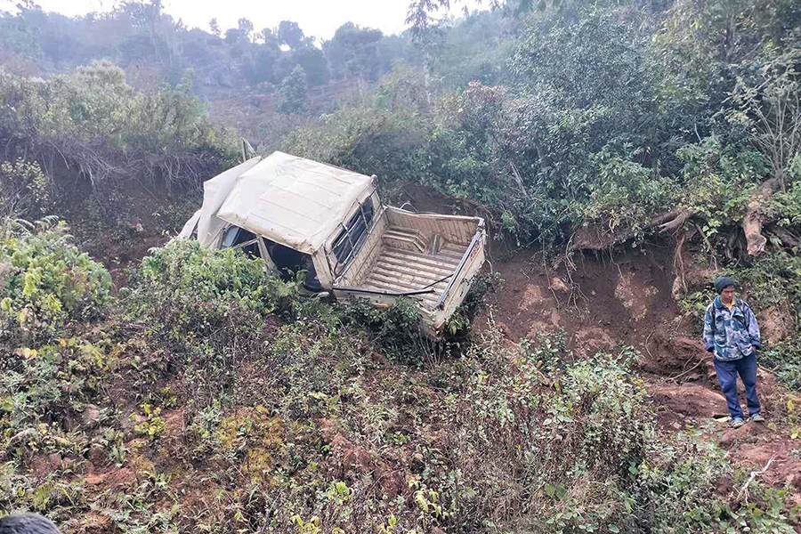 जन्ती बोकेको गाडी दुर्घटना हुँदा २ जनाको मृत्यु, १६ घाइते   