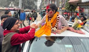 मेनुकालाई घरमा भव्य स्वागत