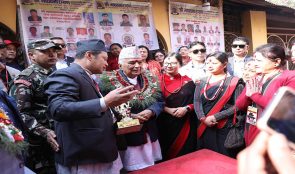 राष्ट्रपति पौडेलले गरे शालीनदीमा पूजा अर्चना