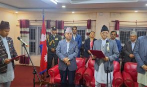 हानेपाका बज्राचार्यले लिए नेपाल भाषामा मन्त्रीको सपथ
