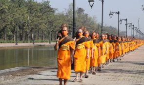 लुम्बिनीबाट एक हजार दुई सय ५० जना भिक्षुहरुको धम्मयात्रा शुरु