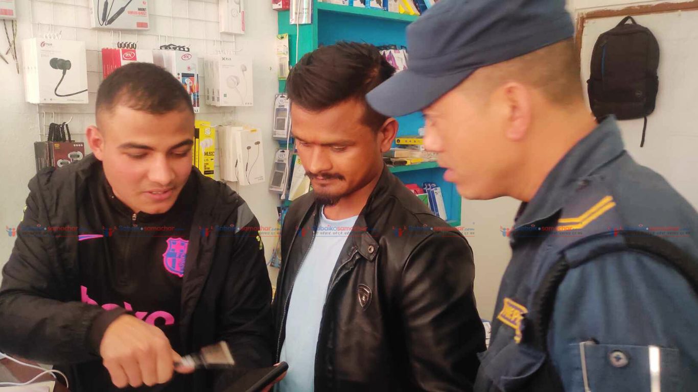 काभ्रेबाट नक्कली नोट छाप्दा छाप्दै १ जना पक्राउ