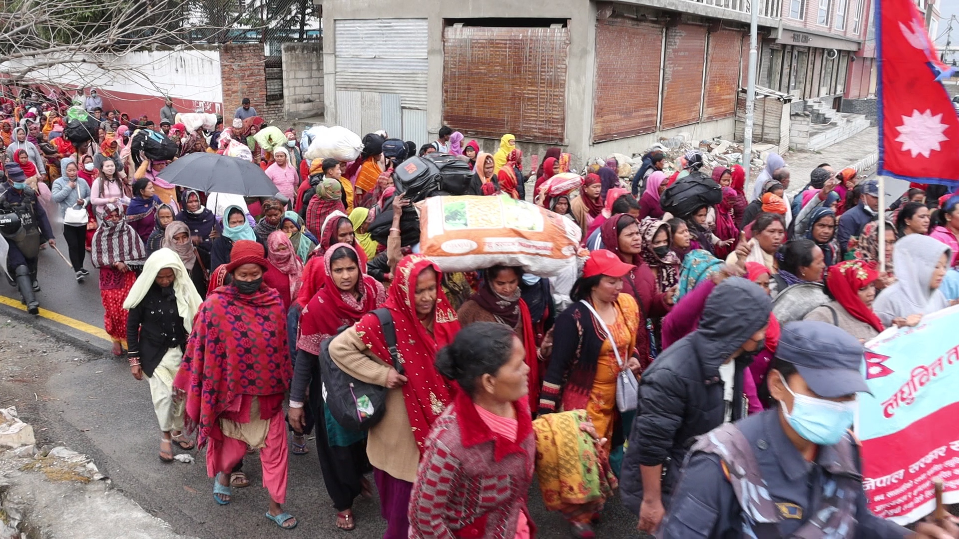 पैसाको अभावले घर फर्किन पनि पाएनन् मिटरब्याज पीडित