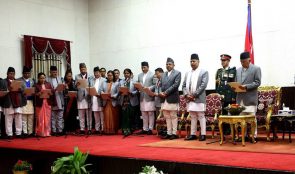 नवनियुक्त मन्त्रीहरुले लिए शपथ