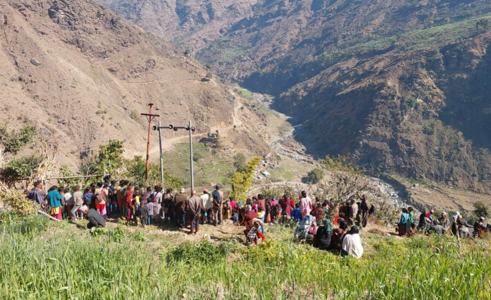 बिजुलीको पोल ढलेर करेन्ट लाग्दा २ जनाको मृत्यु