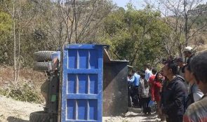 काभ्रेमा टिपर दुर्घटना, ४ जना घाईते