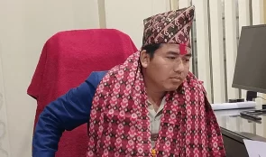 नाउपाका सांसद घनश्याम चौधरी पार्टीबाट निलम्बित