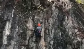 रक क्लाइम्बिङ गर्ने क्रममा खसेर मृत्यु