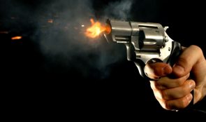 लागुऔषध कारोबारी पक्राउ गर्न प्रहरीले चलायो गोली