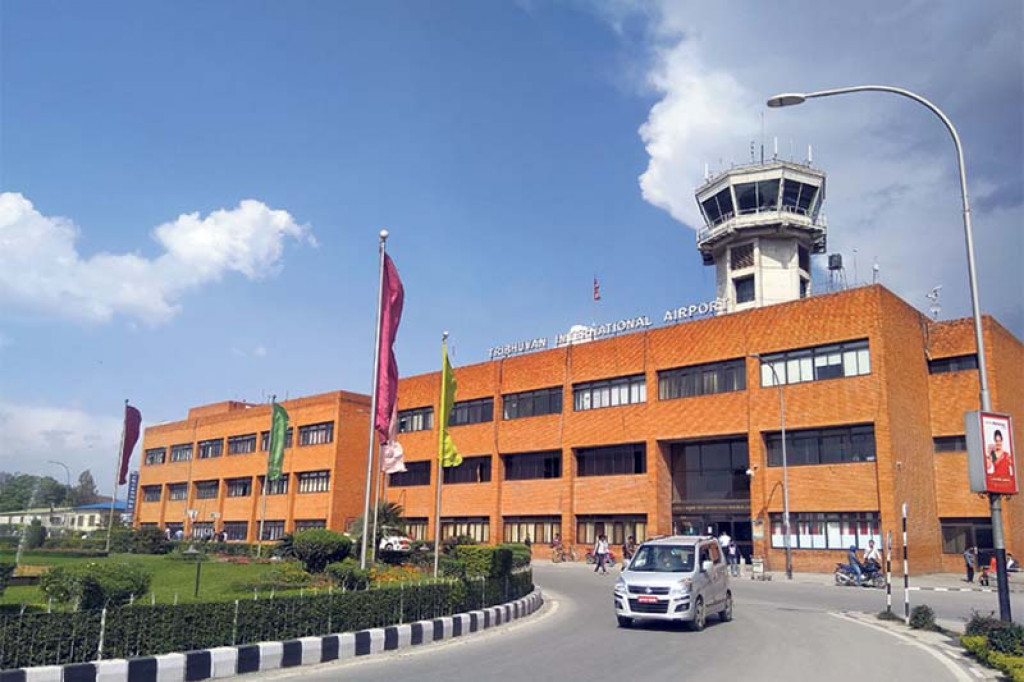 धावनमार्गमा ‘खाल्डो’ परेपछि त्रिभुवन विमानस्थल पौने घण्टालाई बन्द