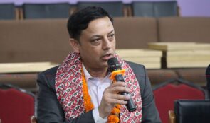 प्रधानमन्त्री बसेको कुर्सी कहाँबाट आयो ? : मन्त्री अर्याल