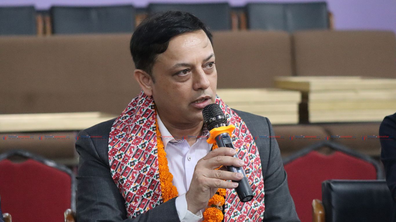 प्रधानमन्त्री बसेको कुर्सी कहाँबाट आयो ? : मन्त्री अर्याल