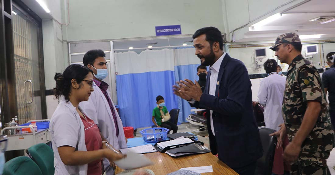 स्वास्थ्यमन्त्रीको छड्के अनुगमन, एउटै शय्यामा महिला र पुरुष राखेर उपचार