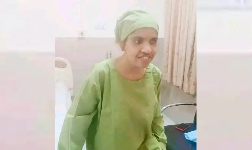 गायिका मेनुका पौडेलले राखिन कृत्रिम आँखा
