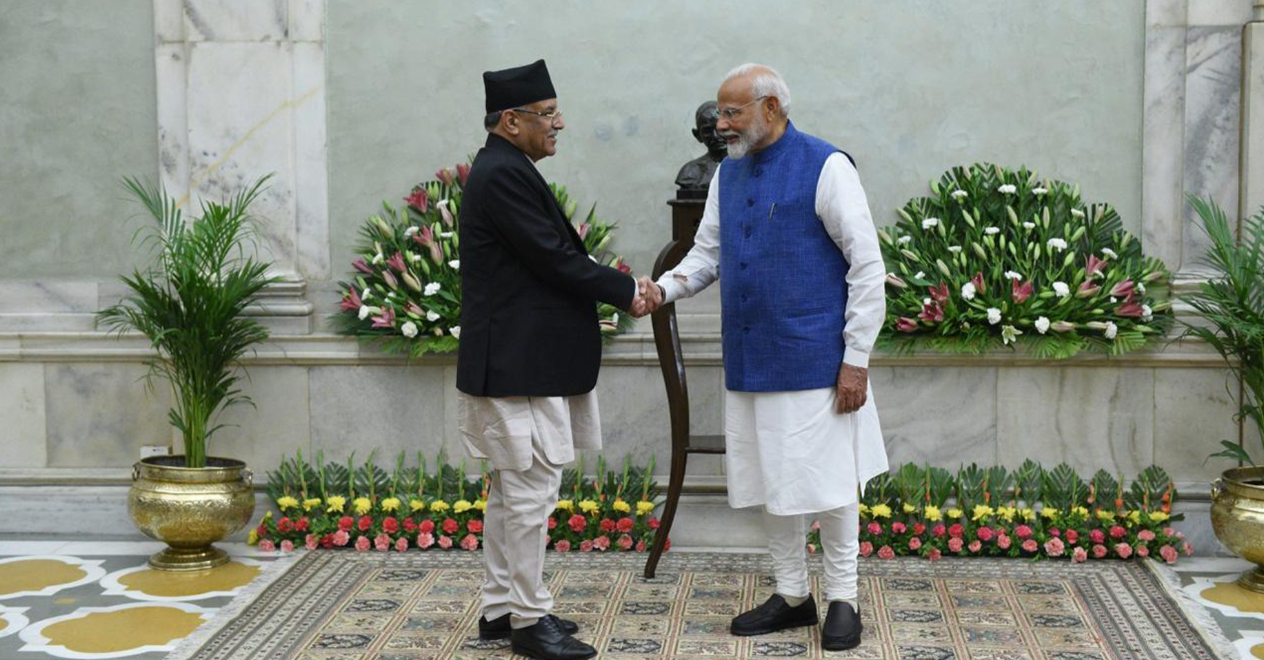 प्रधानमन्त्री दाहाल र भारतका प्रधानमन्त्री मोदीबीच भेटवार्ता