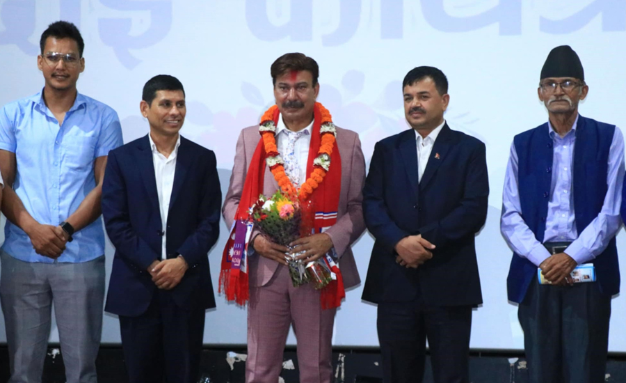 ‘नेपाली चलचित्र क्षेत्रमा सरकारको योगदान शुन्य छ ’ : भुवन केसी