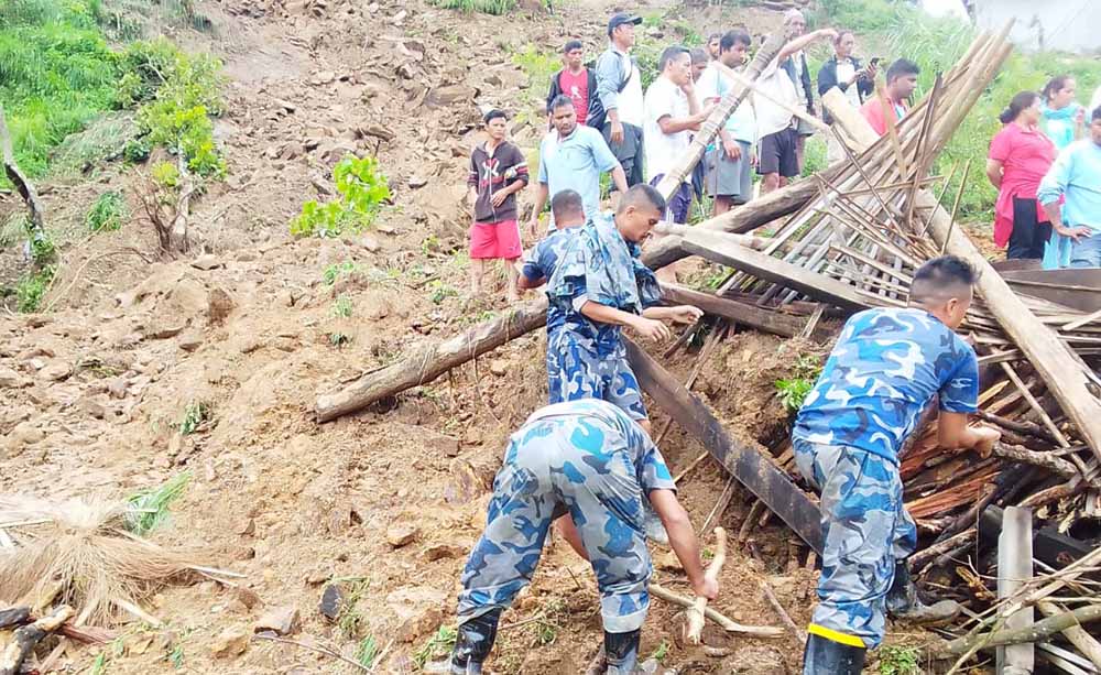 बाढी, पहिरो लगायतका विपद्‍मा परी हालसम्म १२० जनाको मृत्यु