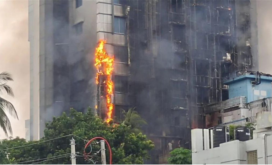 बंगलादेशमा अवामी लिगका नेताको होटलमा आगजनी: २४ जनाको मृत्यु