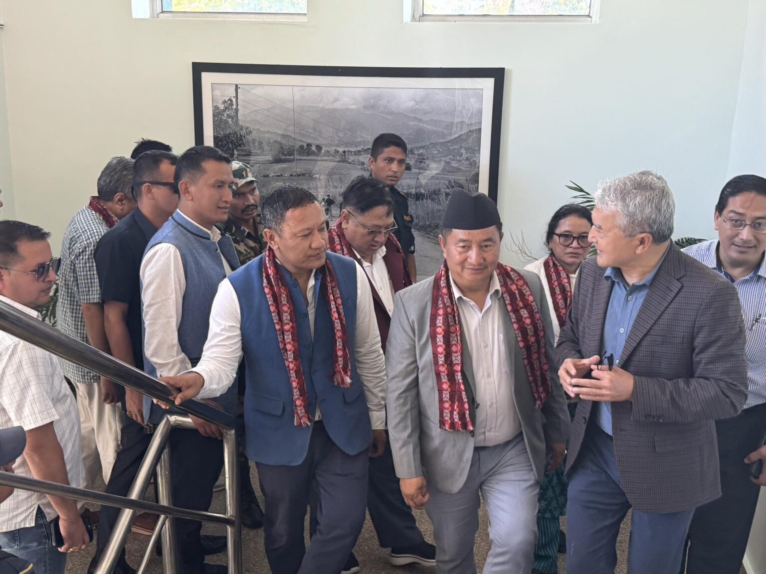 धुलिखेल अस्पतालको निरिक्षण गर्दै मुख्यमन्त्री लामा