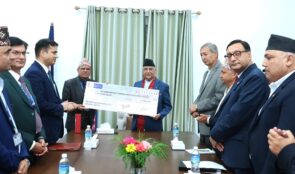 राष्ट्रिय वाणिज्य बैँकद्वारा प्रधानमन्त्रीमार्फत कोषमा दुई करोड हस्तान्तरण