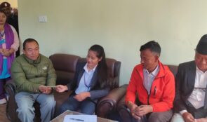 काभ्रेमा बाढी पहिरोले आवास गुमाएका परिवारलाई रकम हस्तान्तरण सुरु