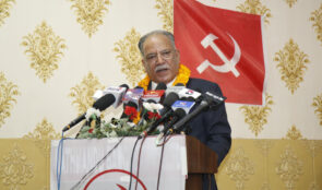 कांग्रेस-एमालेले भ्रष्टाचारको विरोध गर्नेलाई दमन गर्दैछ: प्रचण्ड