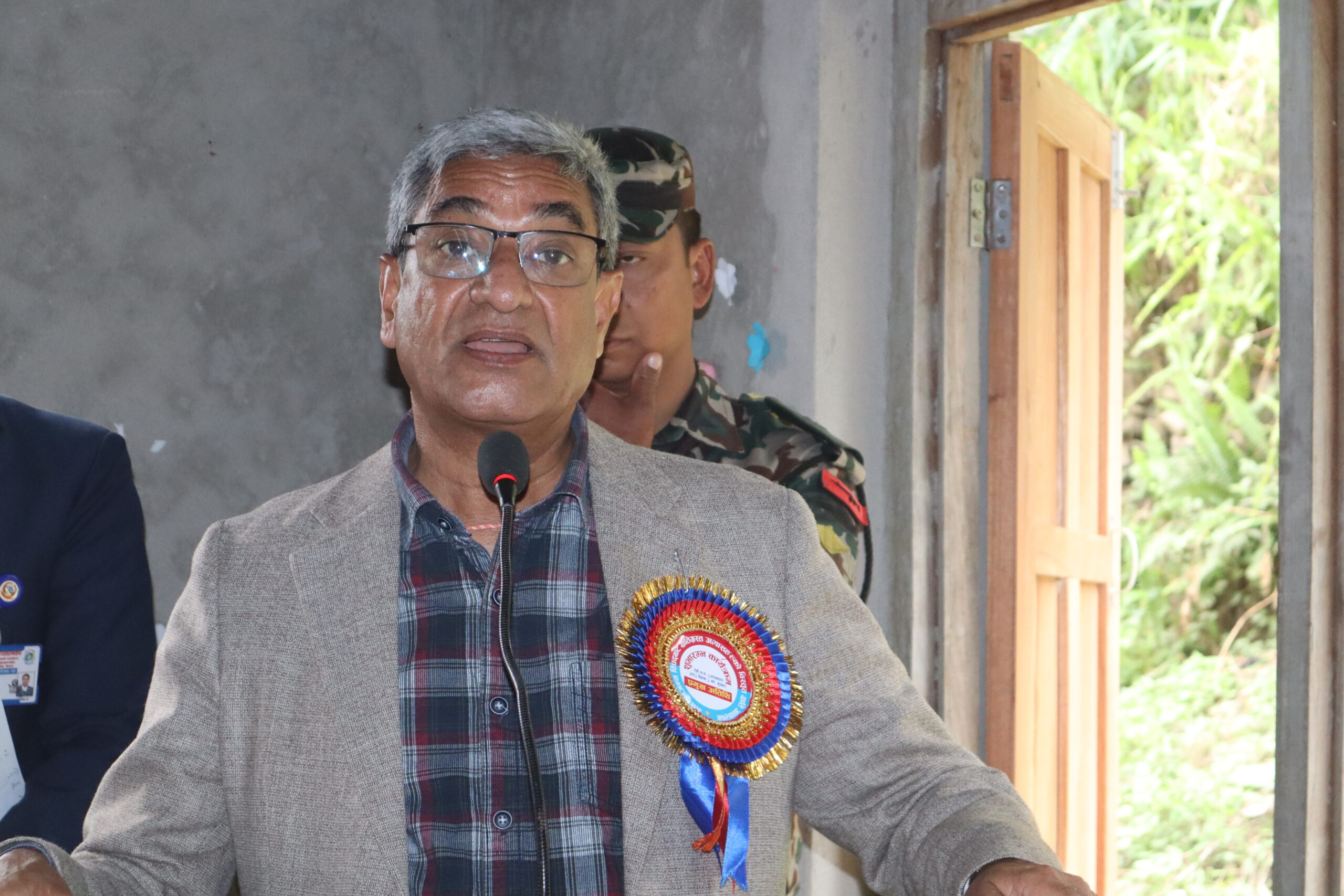 निजी आवास पुनःनिर्माण एक वर्षभित्र सक्न सरकार प्रतिबद्ध छ :- गृहमन्त्री रमेश लेखक