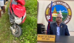 दुई स्कुटर ठोक्किँदा पूर्व मेयरसहित तीन घाइते
