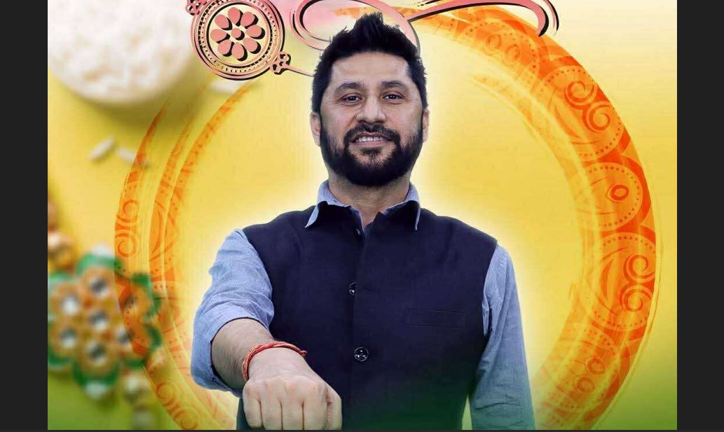 रविको फोटो कटमा राखी बाँधेर रक्षाबन्धन मनाउने