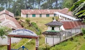 ३१ विद्यालय विद्यार्थीविहीन, रित्ता विद्यालय रुँग्दै शिक्षक