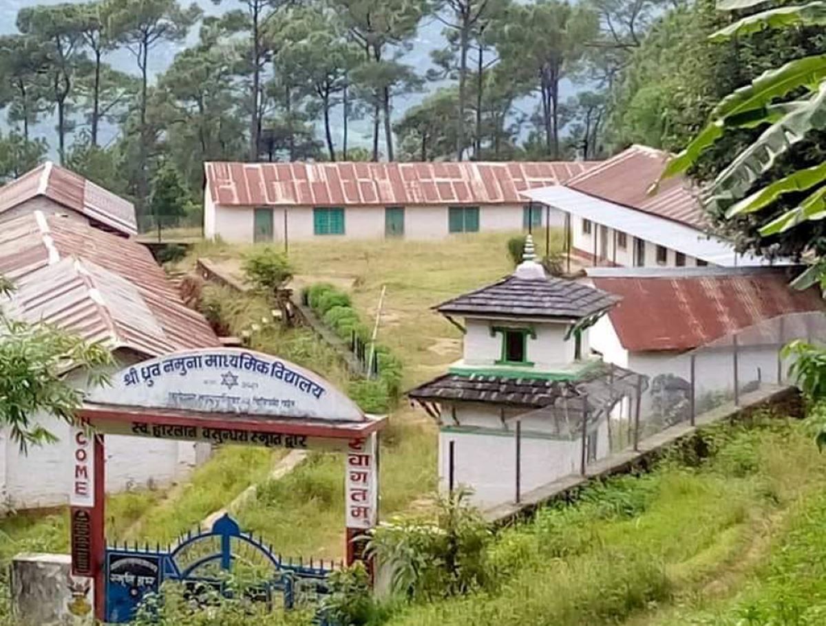 ३१ विद्यालय विद्यार्थीविहीन, रित्ता विद्यालय रुँग्दै शिक्षक