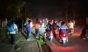 सेनाले पनि नियन्त्रणमा लिन सकेन प्रर्दशन, रात छिप्पिदाँ झनै आक्रमक बन्दै प्रर्दशनकारी