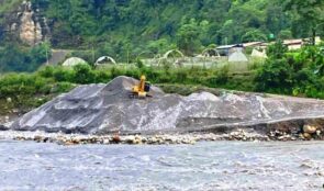 कालीगण्डकी नदीबाट अवैध उत्खनन गरिएको बालुवा जफत